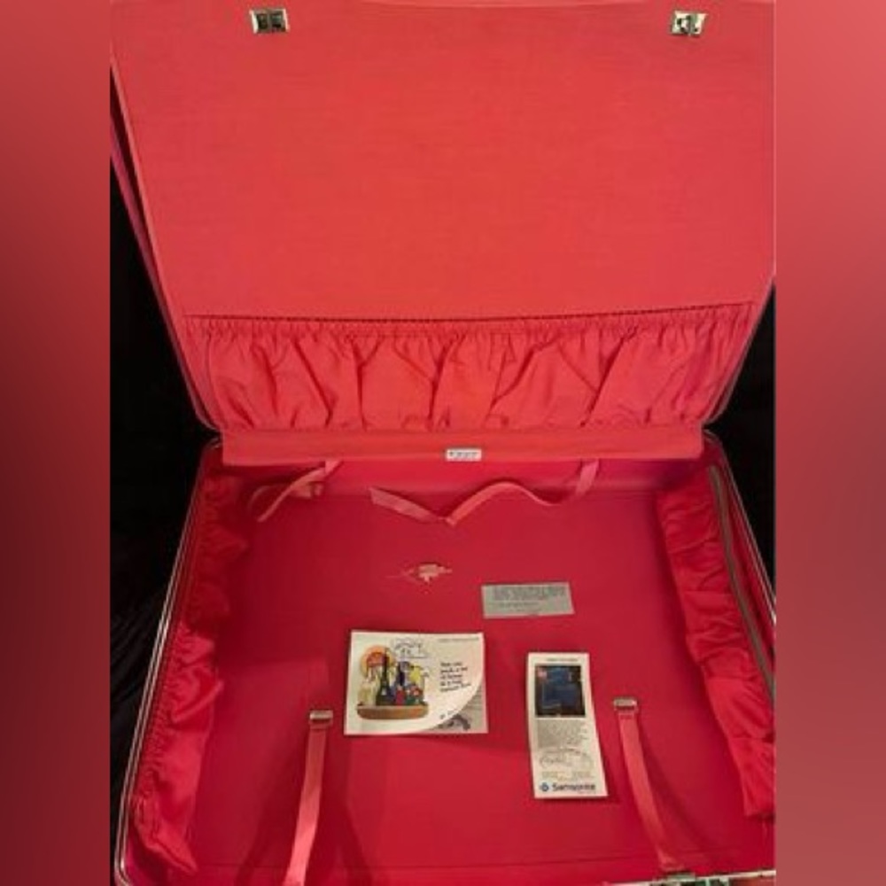 VINTAGE SAMSONITE LUGGAGE - SATURN II